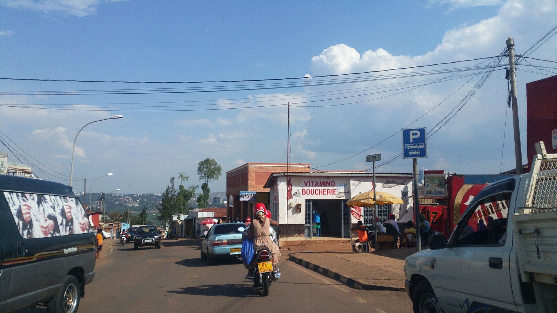 Une rue de Kigali en fin d'après-midi