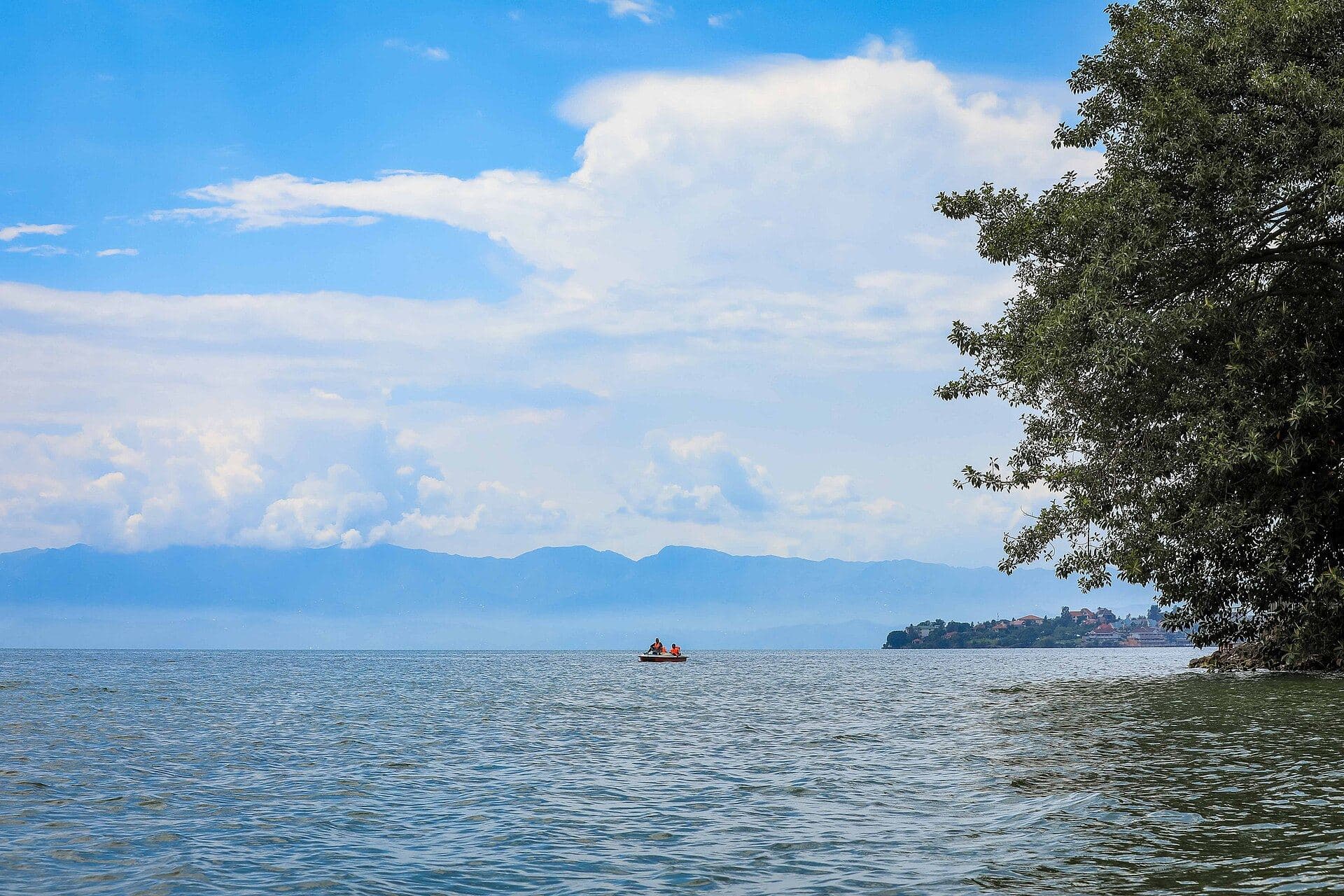 Pirogue sur le lac Kivu, à Rubavu